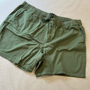 Gap khaki shorts 7"